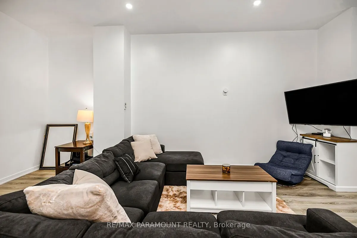 121 Mulock Avenue, ON M6N 3C5