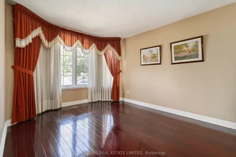 43 Vivian Crescent, ON L6Y 4V1