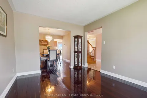 43 Vivian Crescent, ON L6Y 4V1