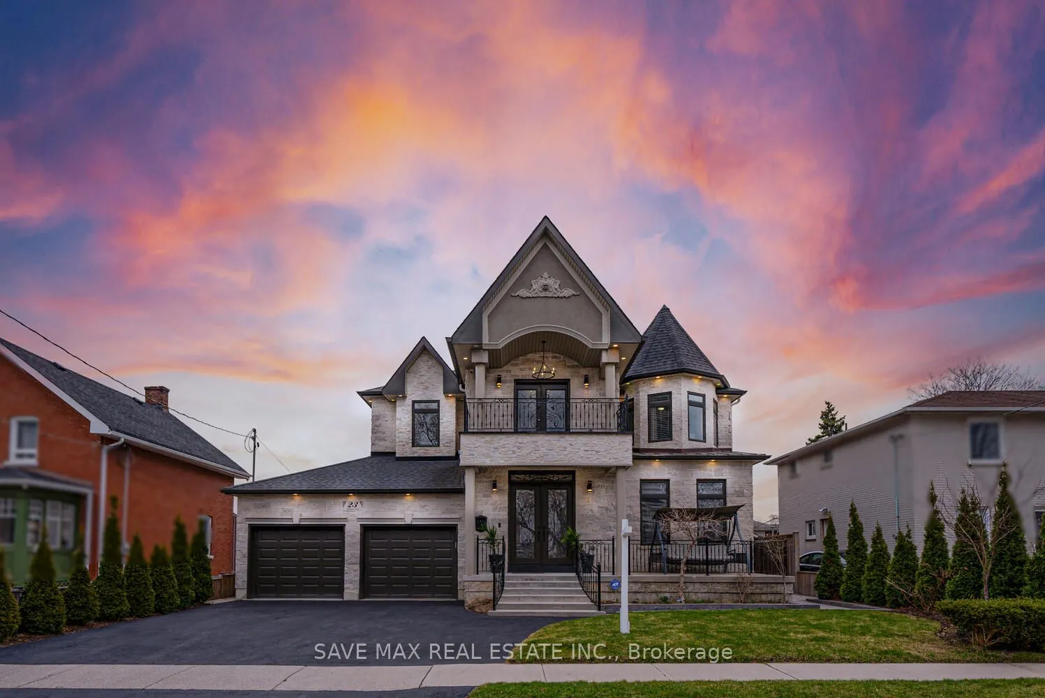 23 Hillcrest Avenue, ON L6W 1Y7