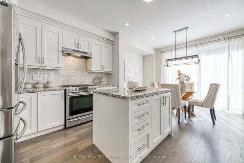 3209 Daisy Way, ON L6M 1L4