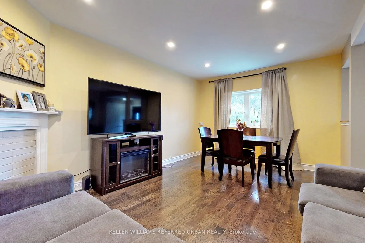 19 Bicknell Avenue, ON M6M 4G4