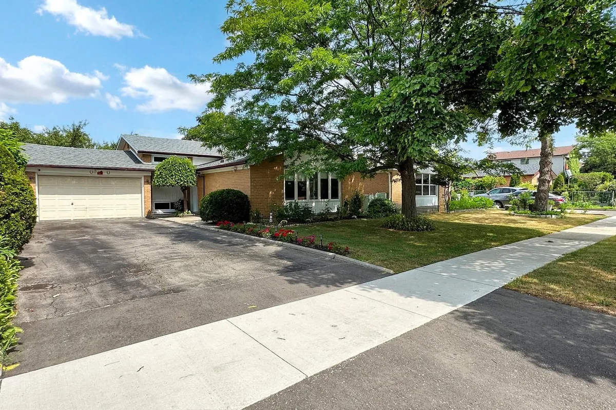 26 John Garland Boulevard, ON M9V 1N3