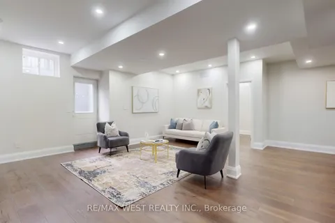 5199 Symphony Court, ON L5M 2M9