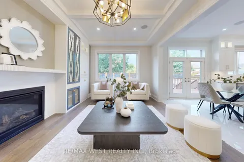 5199 Symphony Court, ON L5M 2M9