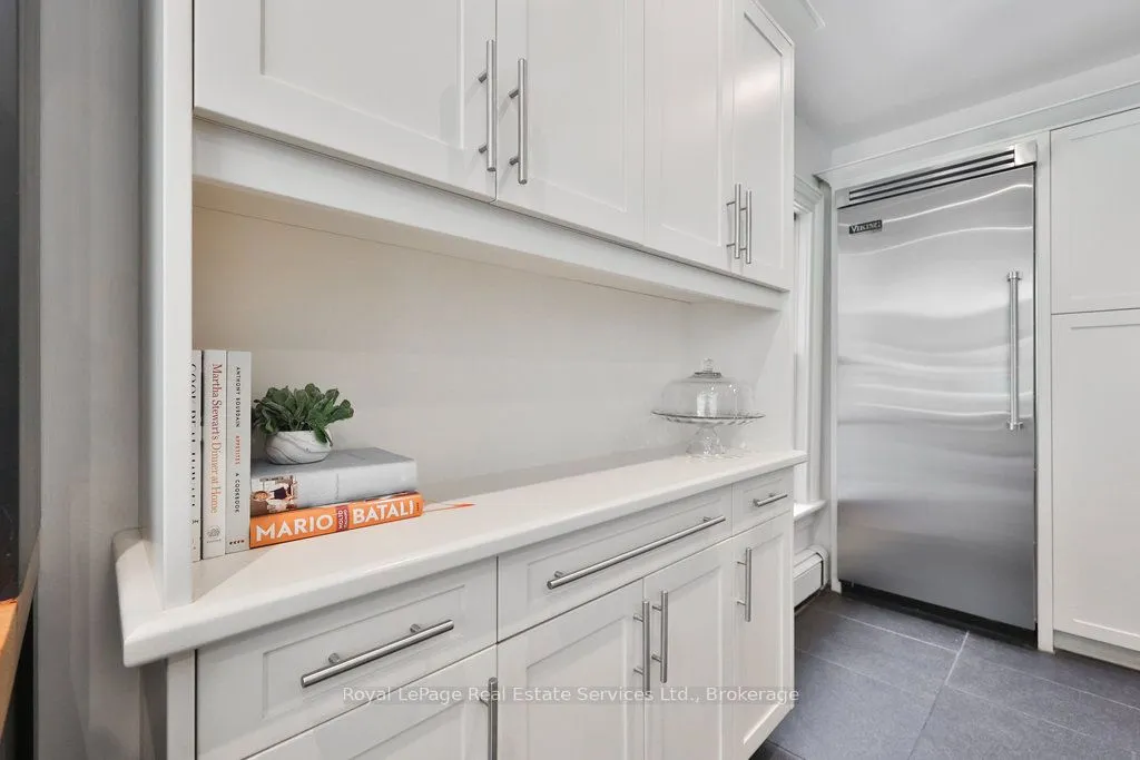 68 Thomas Street, ON L6J 3A4