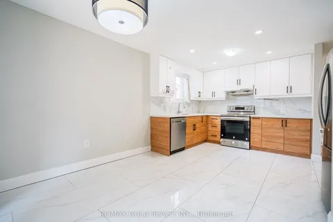 4032 Teakwood Drive, ON L5C 3T5