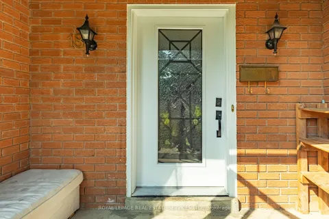 18 Tremont Court, ON L6Z 4C8