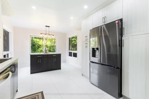 18 Tremont Court, ON L6Z 4C8