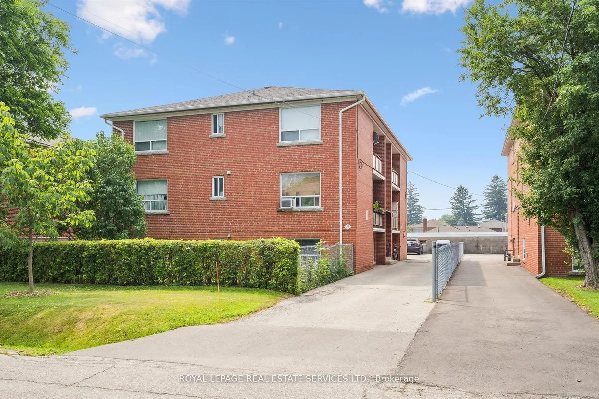 19 Dover Drive, ON M8W 1V7