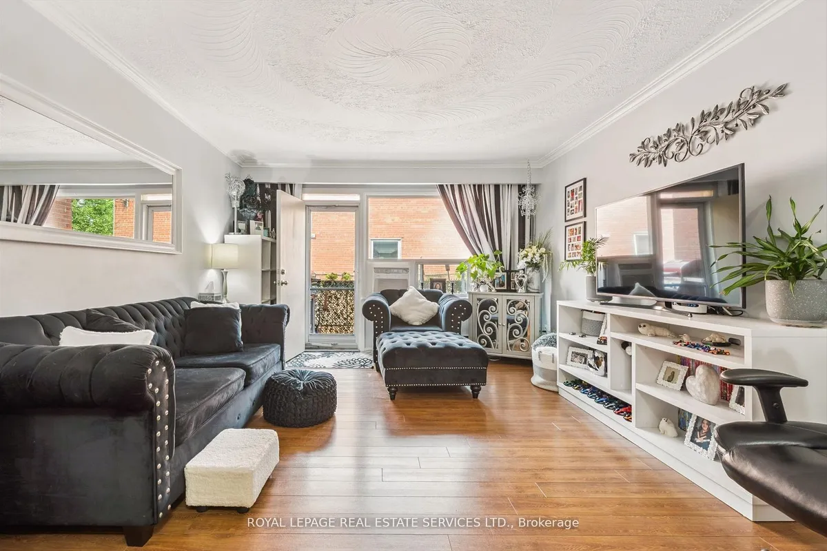 19 Dover Drive, ON M8W 1V7