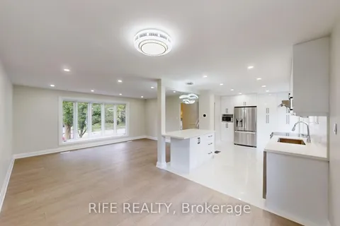 2137 Hixon Street, ON L6L 1T3