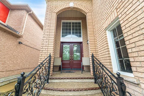 6 Chadwick Street, ON L6Y 4Y6