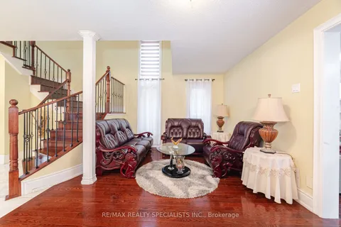 6 Chadwick Street, ON L6Y 4Y6