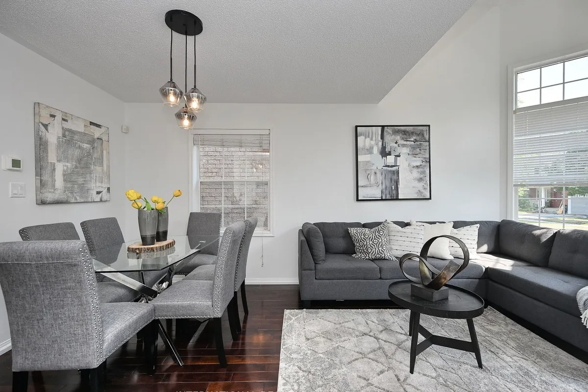 2382 Falkland Crescent, ON L6M 4Y1