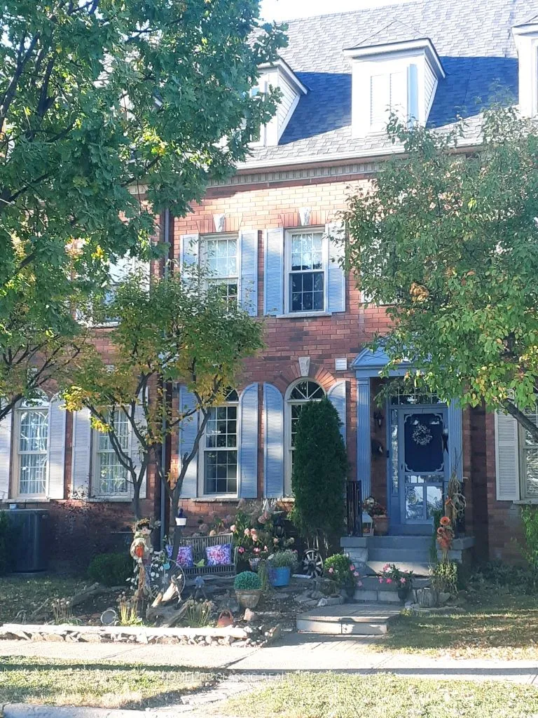 153 Glenashton Drive, ON L6H 6N2