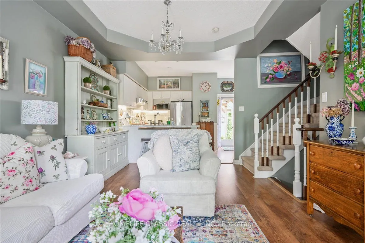 153 Glenashton Drive, ON L6H 6N2