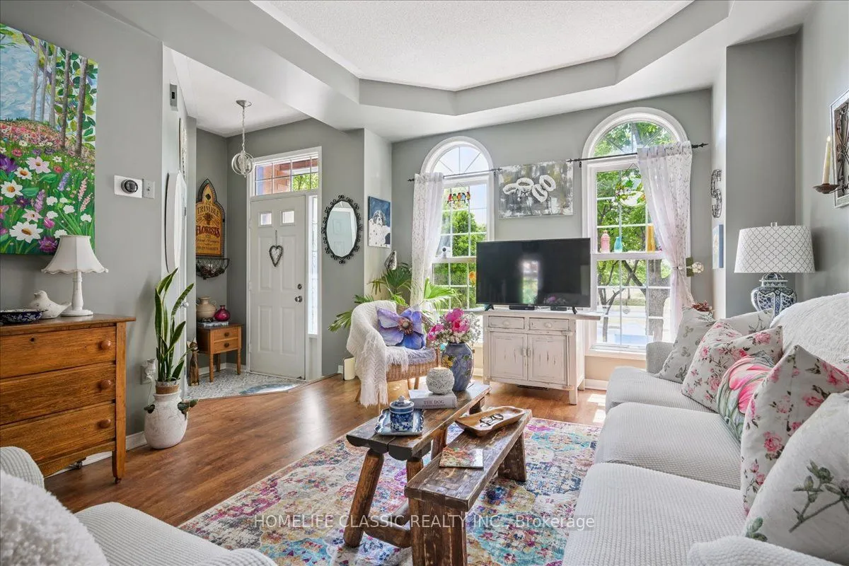 153 Glenashton Drive, ON L6H 6N2