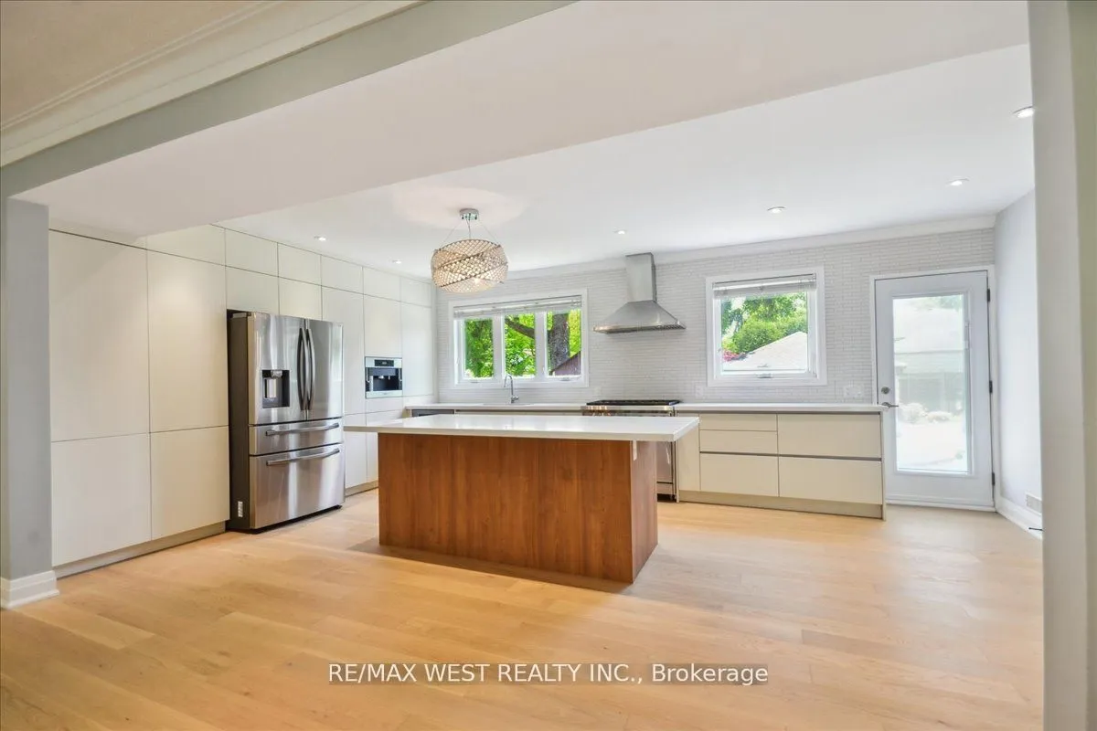 468 Lynd Avenue, ON L5G 2L6