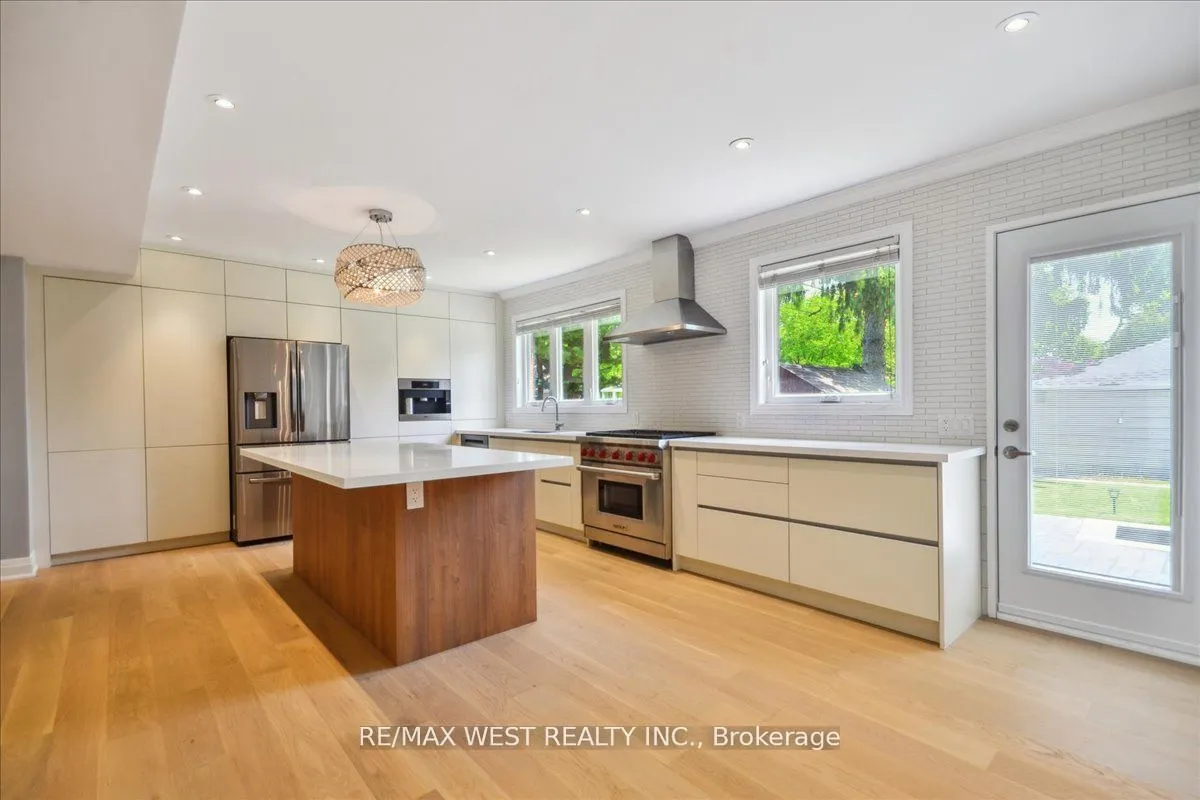 468 Lynd Avenue, ON L5G 2L6