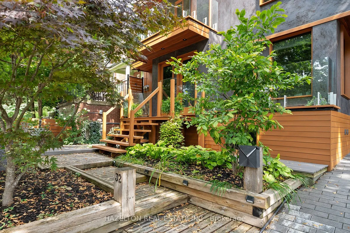 32 Regal Road, ON M6H 2J7