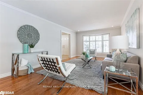 398 Barclay Crescent, ON L6J 6H9