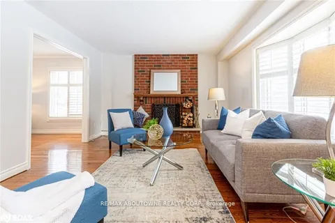 398 Barclay Crescent, ON L6J 6H9