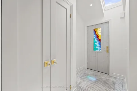 4 Pinehurst Crescent, ON M9A 3A5