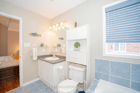 82 Belmont Boulevard, ON L7G 6E7