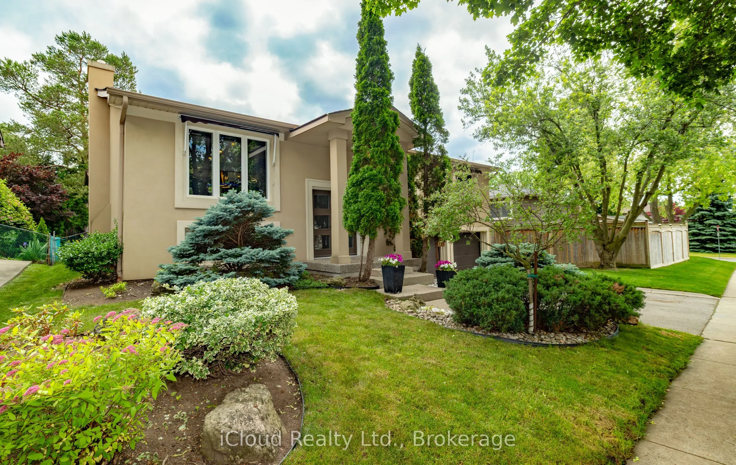 2183 Sandringham Drive, ON L7P 3E7