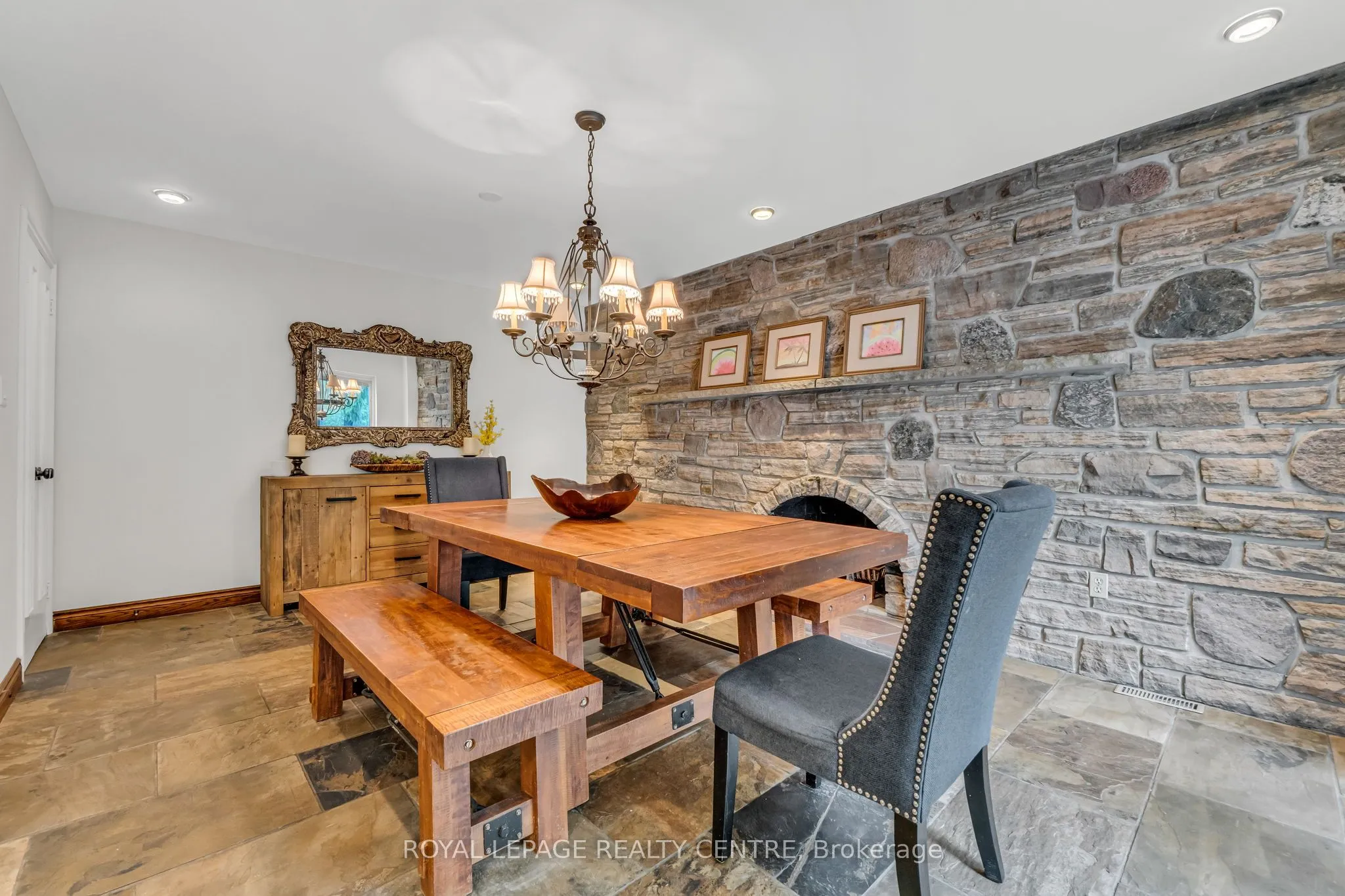 1593 Glenburnie Road, ON L5G 3C9