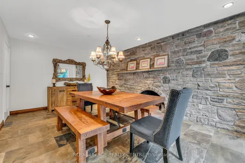 1593 Glenburnie Road, ON L5G 3C9