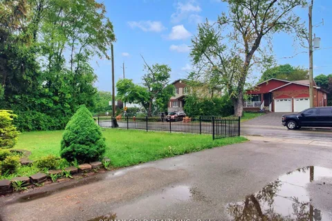 61 Centre Street, ON L6V 1T1