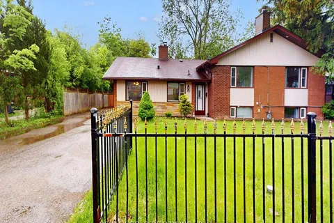 61 Centre Street, ON L6V 1T1