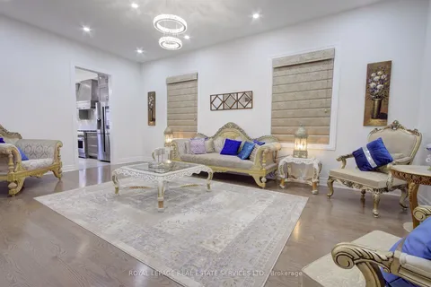 48 Viva Gardens N/A, ON L6H 0Z1