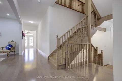 48 Viva Gardens N/A, ON L6H 0Z1