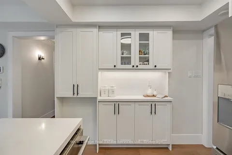 2101 Grosvenor Street, ON L6H 4N1