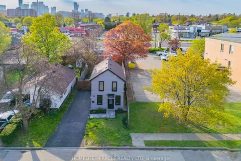 195 Randi Road, ON L5A 1V6