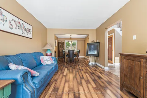 8 Jason Crescent, ON L7G 4Z4