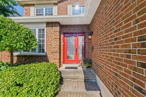 8 Jason Crescent, ON L7G 4Z4