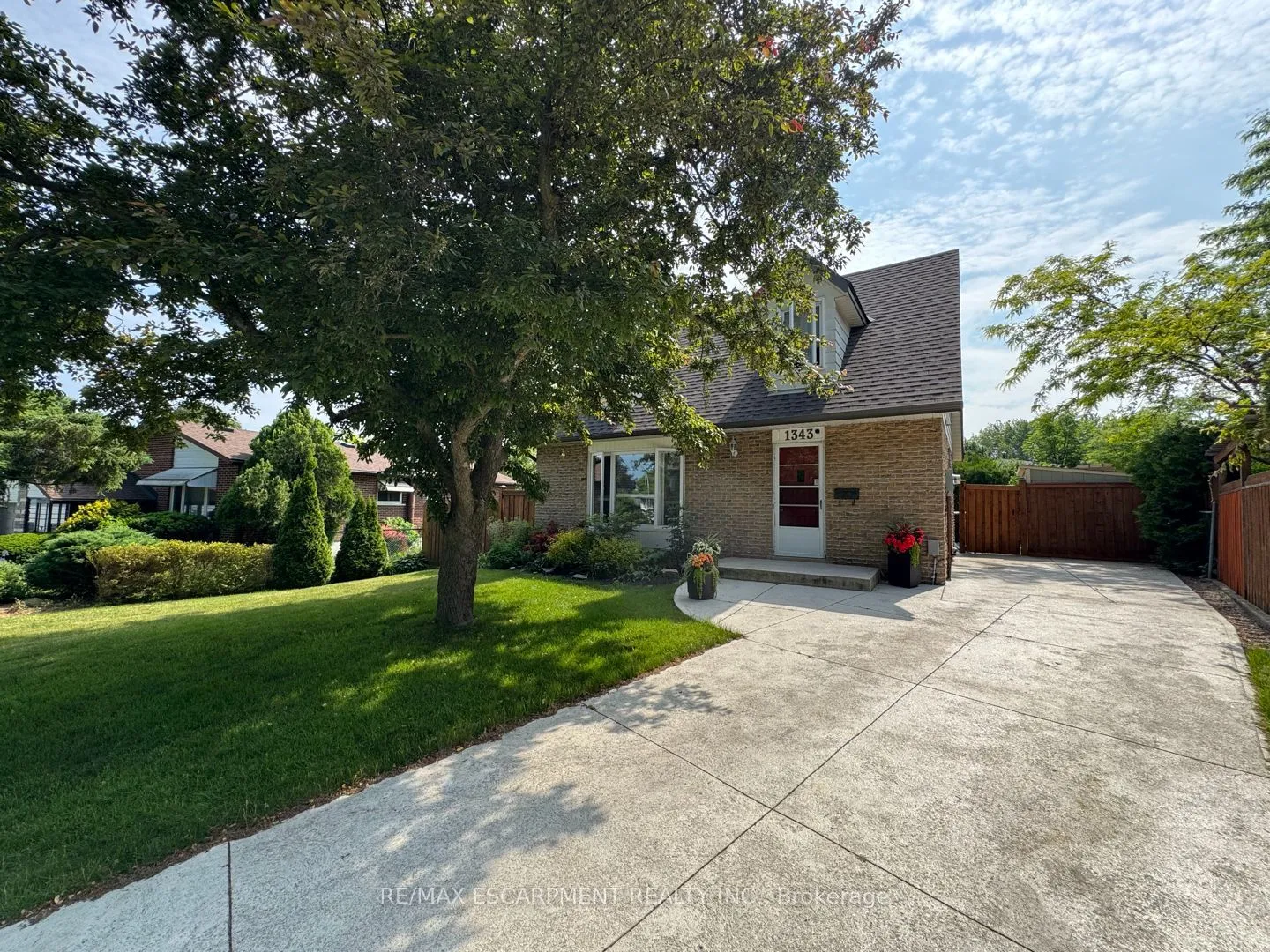 1343 JANINA Boulevard, ON L7P 1K5