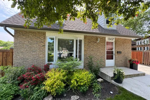 1343 JANINA Boulevard, ON L7P 1K5