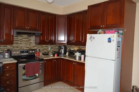 44 York Street, ON L4T 1E7