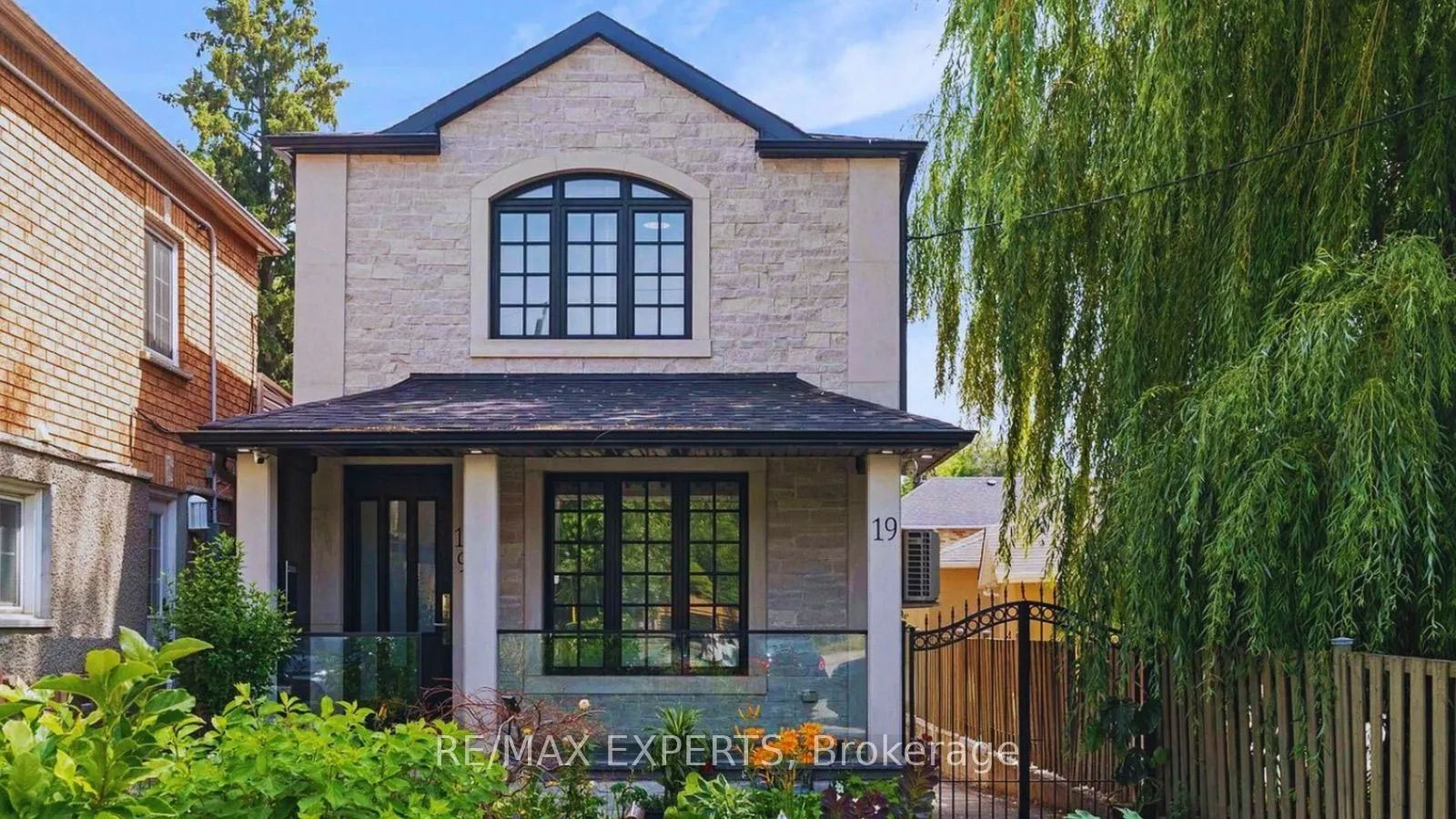 19 Kenora Crescent, ON M6M 1C5