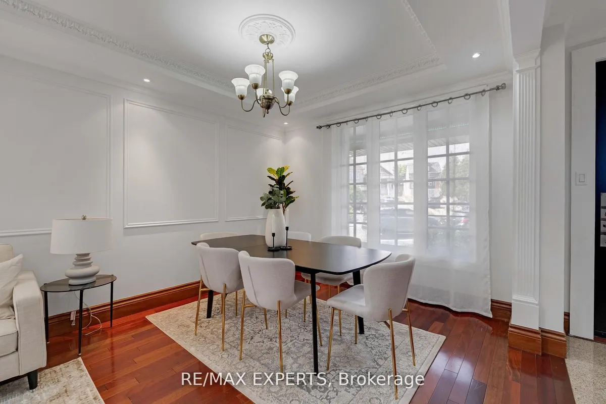 19 Kenora Crescent, ON M6M 1C5