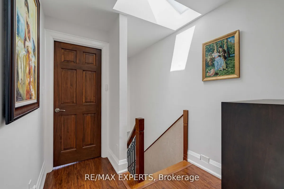 19 Kenora Crescent, ON M6M 1C5