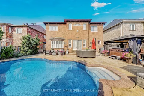 23 Fontainebleu Road, ON L6P 1Z1