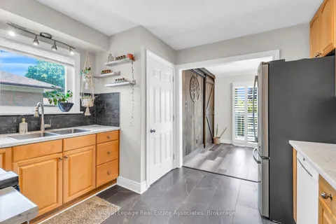 21 Bairstow Crescent, ON L7G 1L9