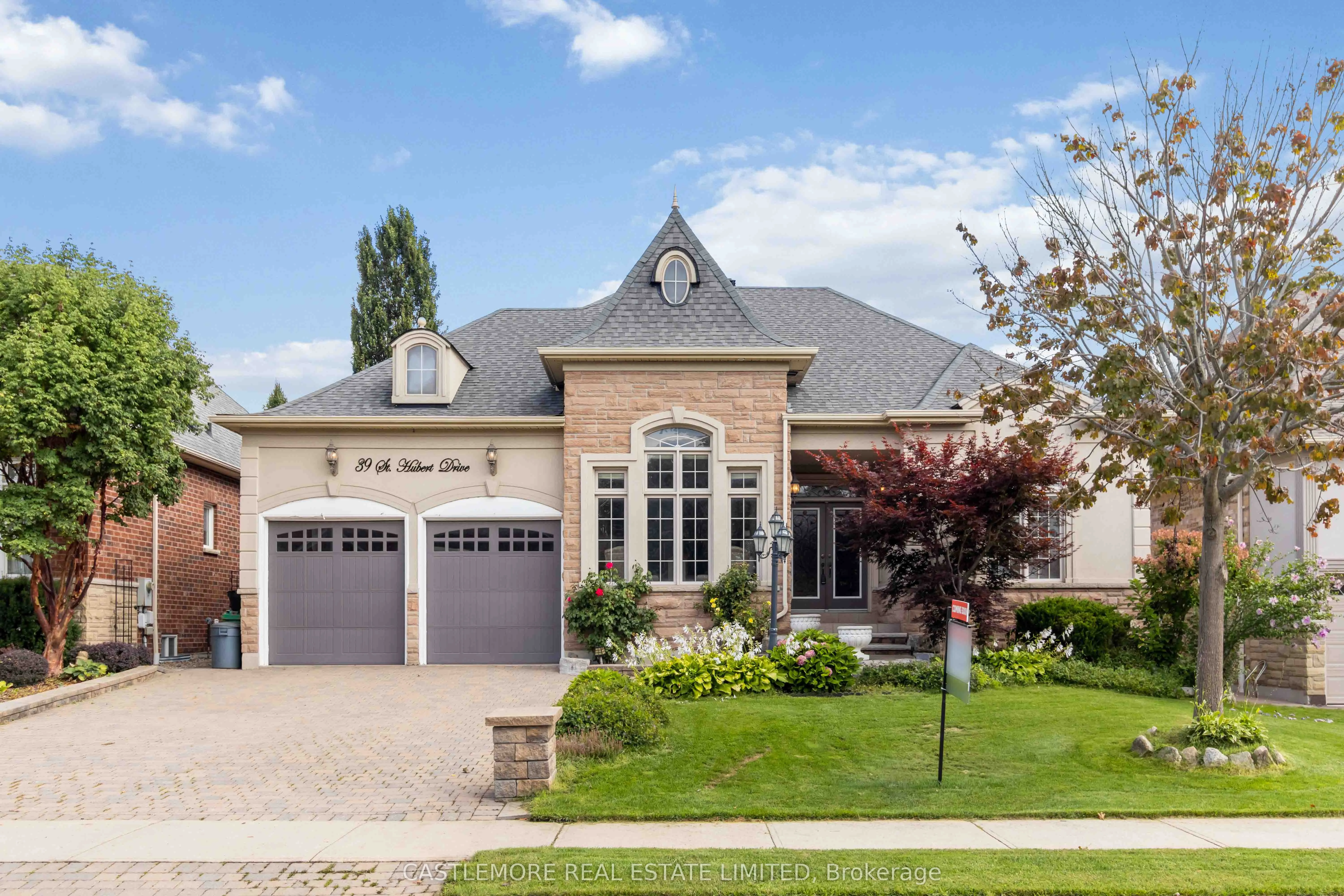 39 Saint Hubert Drive, ON L6P 1W1