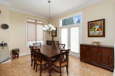 39 Saint Hubert Drive, ON L6P 1W1